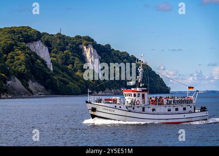 Ausflugsboot Jan Cox, hin- und Rückfahrt zu den Kreidefelsen von Rügen ...