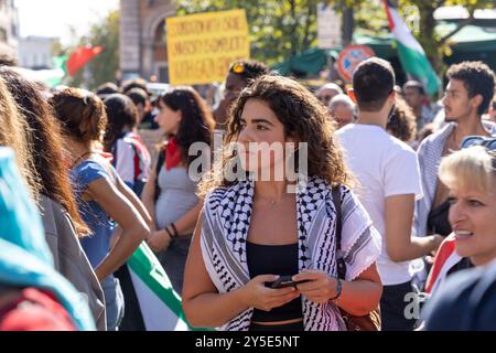 Rom, Italien. September 2024. Demonstration im Bezirk Esquilino in Rom, organisiert von der palästinensischen Studentenbewegung (Foto: Matteo Nardone/Pacific Press/SIPA USA) Credit: SIPA USA/Alamy Live News Stockfoto