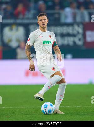 Jeffrey GOUWELEEUW, FCA 6 im Spiel FC AUGSBURG - FSV MAINZ 05 2-3 am 20. September 2024 in Augsburg. Saison 2024/2025, 1.Bundesliga, FCA, Spieltag 4, 4.Spieltag Fotograf: Peter Schatz - DFL-VORSCHRIFTEN VERBIETEN JEDE VERWENDUNG VON FOTOGRAFIEN als BILDSEQUENZEN und/oder QUASI-VIDEO - Stockfoto