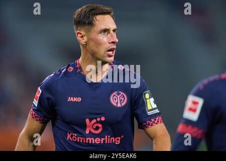 Augsburg, Deutschland. September 2024. Dominik Kohr, MZ 31 im Spiel FC AUGSBURG - FSV MAINZ 05 2-3 am 20. September 2024 in Augsburg. Saison 2024/2025, 1.Bundesliga, FCA, Spieltag 4, 4.Spieltag Fotograf: ddp Images/STAR-Images - DFL-VORSCHRIFTEN VERBIETEN JEDE VERWENDUNG VON FOTOS als BILDSEQUENZEN und/oder QUASI-VIDEO - Credit: ddp Media GmbH/Alamy Live News Stockfoto