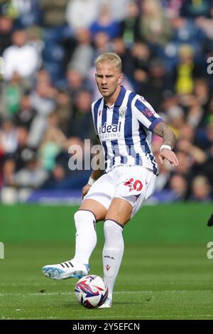 Uros Racic von West Bromwich während des Sky Bet Championship Matches zwischen West Bromwich Albion und Plymouth Argyle Credit: MI News & Sport /Alamy Live News Stockfoto