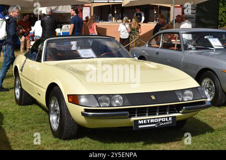 Beesd, Niederlande - 13. September 2024: Ein klassischer Ferrari 365 GTB 4 Daytona Spider von 1971 Stockfoto