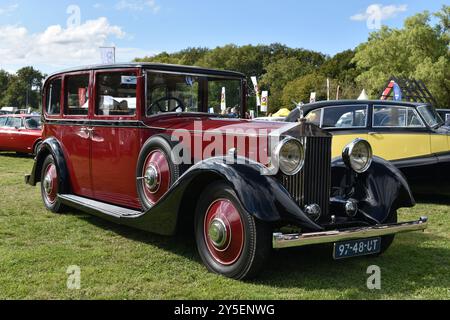 Beesd, Niederlande - 13. September 2024: Eine klassische 1935 Rolls-Royce Limousine mit 40 50 PS Stockfoto