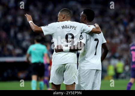 Madrid, Spanien. September 2024. Madrid, Spanien; 21.09.2024.- Kylian Mbappé erzielt einen Elfmeter Real Madrid gegen Espanyol Spieltag 6 der spanischen Fußballliga im Santiago Bernabéu Stadion in der Hauptstadt des Königreichs Spanien. Real Madrid schlägt Espanyol 4-1 mit Toren von Dani Carvajal, Rodrygo Goes, Vinícius Júnior und Kylian Mbappé Credit: Juan Carlos Rojas/dpa/Alamy Live News Stockfoto