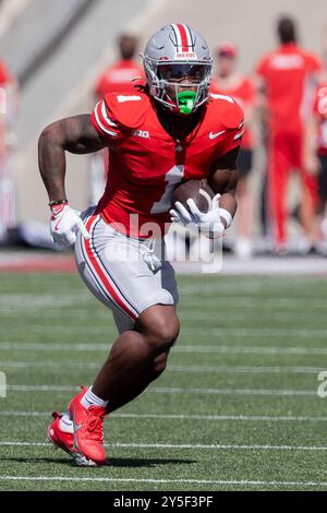 Columbus, Ohio, USA. September 2024. Ohio State Buckeyes Running Back Quinshon Judkins (1) trägt den Ball während des Spiels zwischen der Marshall Thundering Herde und den Ohio State Buckeyes im Ohio Stadium, Columbus, Ohio. (Kreditbild: © Scott Stuart/ZUMA Press Wire) NUR REDAKTIONELLE VERWENDUNG! Nicht für kommerzielle ZWECKE! Stockfoto
