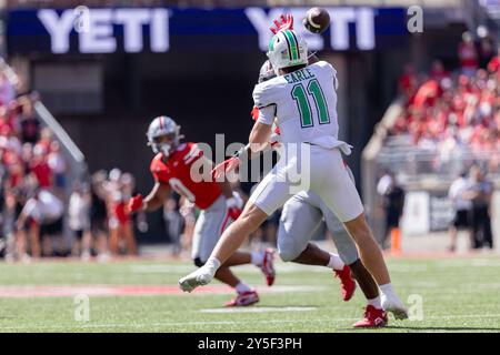 Columbus, Ohio, USA. September 2024. Der Quarterback Stone Earle (11) der Marshall Thundering Herde tritt während des Spiels zwischen der Marshall Thundering Herde und den Ohio State Buckeyes im Ohio Stadium in Columbus, Ohio, auf. (Kreditbild: © Scott Stuart/ZUMA Press Wire) NUR REDAKTIONELLE VERWENDUNG! Nicht für kommerzielle ZWECKE! Stockfoto