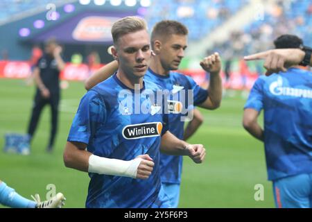 Sankt Petersburg, Russland. September 2024. Maksim Glushenkov (C) aus Zenit, der während des russischen Premier League-Fußballspiels zwischen Zenit Sankt Petersburg und Fakel Woronesch in der Gazprom Arena zu sehen war. Endpunktzahl: Zenit 3:1 Fakel. Quelle: SOPA Images Limited/Alamy Live News Stockfoto