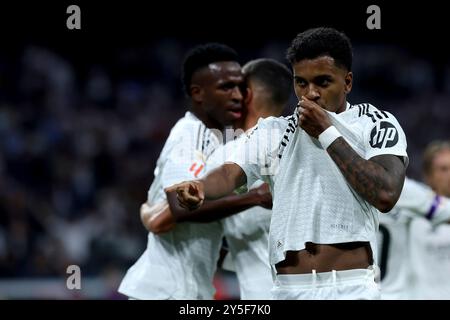 Madrid, Spanien. September 2024. Madrid, Spanien; 21.09.2024.- Rodrygo erzielt ein Tor. Real Madrid gegen Espanyol Spieltag 6 der spanischen Fußballliga im Stadion Santiago Bernabéu in der Hauptstadt des Königreichs Spanien. Real Madrid schlägt Espanyol 4-1 mit Toren von Dani Carvajal, Rodrygo Goes, Vinícius Júnior und Kylian Mbappé Credit: Juan Carlos Rojas/dpa/Alamy Live News Stockfoto