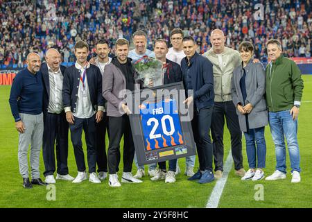 Basel, Schweiz. September 2024. Basel, Schweiz, 21. September 2024: Adoption zu Fabian frei (Basel) vor dem Super League-Fußballspiel zwischen dem FC Basel 1893 und dem FC Zürich im St. Jakob Park in Basel. Philipp Kresnik (Philipp Kresnik/SPP) Credit: SPP Sport Press Photo. /Alamy Live News Stockfoto