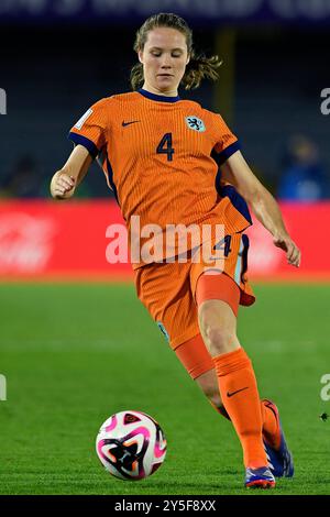 Bogota, Kolumbien. September 2024. Veerle Buurman (Niederlande) kontrolliert den Ball während des Spiels der FIFA U-20-Frauen-Weltmeisterschaft Kolumbien 2024 auf dem dritten Platz zwischen den Vereinigten Staaten und den Niederlanden im El Campin Stadium in Bogota am 21. September 2024. Foto: Julian Medina/DiaEsportivo/Alamy Live News Credit: DiaEsportivo/Alamy Live News Stockfoto