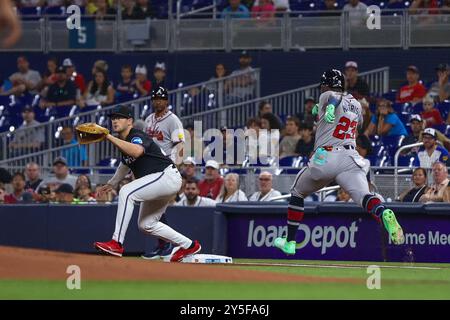 MIAMI, FLORIDA - 20. SEPTEMBER 2024: Miami Marlins und Atlanta Braves MLB im loanDepot Park am 20. September 2011 Foto: Chris Arjoon/American Presswire Stockfoto