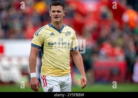 Limerick, Irland. September 2024. Billy Burns of Munster beim Spiel der United Rugby Championship Runde 1 zwischen Munster Rugby und Connacht Rugby im Thomond Park in Limerick, Irland am 21. September 2024 (Foto: Andrew SURMA/ Credit: SIPA USA/Alamy Live News Stockfoto