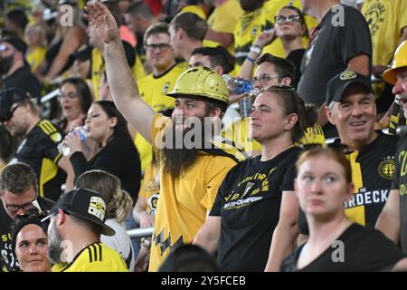 Columbus, Ohio, USA. September 2024. Die Fans der Columbus Crew feuern ihr Team gegen Orlando City SC in ihrem Spiel in Columbus, Ohio, an. Brent Clark/Cal Sport Media/Alamy Live News Stockfoto