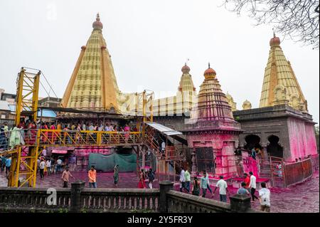 Kolhapur , Indien - 8. September 2024 View of the Jyotiba Temple ist eine heilige Stätte des Hinduismus in der Nähe von Wadi Ratnagiri im Bezirk Kolhapur in Maharashtra STAT Stockfoto