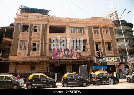 Mumbai, Indien - 17. September 2024 Alfred spricht über eine alte britische Kinohalle in der Pathe Bapurao Marg Grant Road East Khetwadi Girgaon Bombay Mumbai i Stockfoto