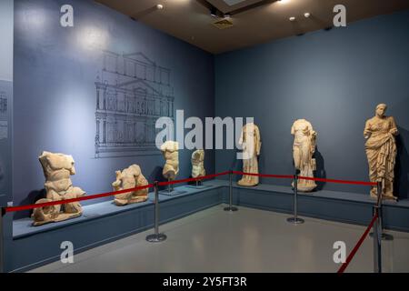 Selcuk, Izmir, Türkei - 5. Juli 2024: Das Archäologische Museum von Ephesus in Selcuk, Izmir, wo das Modell des Artemis-Tempels ausgestellt wird Stockfoto