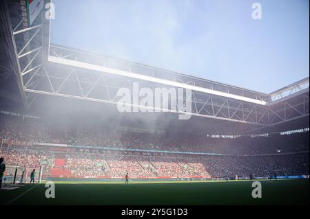 DÜSSELDORF, DEUTSCHLAND - 21. SEPTEMBER 2024: Das Fußballspiel der 2. Bundesliga Fortuna Düsseldorf gegen den 1. FC Köln in der Mercur Spiel Arena Credit: Vitalii Kliuiev/Alamy Live News Stockfoto