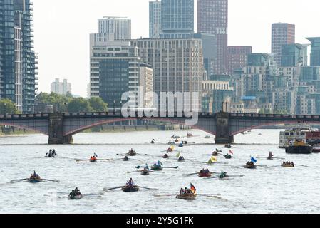 London, Großbritannien. 21. September 2024. Tausende Ruderer nahmen am jährlichen Great River Race in London Teil. Anrede: Andrea Domeniconi/Alamy Live News Stockfoto