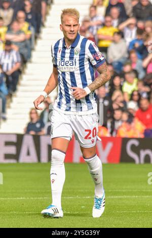 Birmingham, Großbritannien. September 2024. West Bromwich Albion Mittelfeldspieler Uros Racic (20) während des West Bromwich Albion FC gegen Plymouth Argyle FC SKY BET EFL Championship Match bei den Hawthorns, West Bromwich, Birmingham, England, Großbritannien am 21. September 2024 Credit: Every Second Media/Alamy Live News Stockfoto