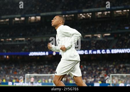 Madrid, Spanien. September 2024. Kylian Mbappe (Real) Fußball/Fußball : spanisches Spiel "LaLiga EA Sports" zwischen Real Madrid CF 4-1 RCD Espanyol de Barcelona im Estadio Santiago Bernabeu in Madrid, Spanien. Quelle: Mutsu Kawamori/AFLO/Alamy Live News Stockfoto