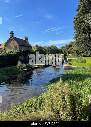 Walsham Locks am River Wey in Ripley, Surrey an einem schönen Tag mit blauem Himmel im Sommer Stockfoto