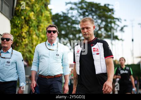 Singapur, Singapur. September 2024. MAGNUSSEN Kevin (den), Haas F1 Team VF-24 Ferrari, Porträt während des Formel-1-Grand Prix 2024 von Singapur, 18. Runde der Formel-1-Weltmeisterschaft 2024 vom 20. Bis 22. September 2024 auf dem Marina Bay Circuit in Singapur, Singapur - Foto Florent Gooden/DPPI Credit: DPPI Media/Alamy Live News Stockfoto