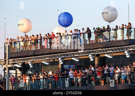 Singapur, Singapur. September 2024. Kreislaufatmosphäre – Lüfter. Formel-1-Weltmeisterschaft, Rd 18, Grand Prix von Singapur, Sonntag, 22. September 2024. Marina Bay Street Circuit, Singapur. Quelle: James Moy/Alamy Live News Stockfoto