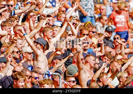 Heerenveen, Niederlande. September 2024. HEERENVEEN, 22.09.2024, Stadion Abe Lenstra, niederländischer Fußball, Eredivisie, Saison 2024/2025, während des Spiels SC Heerenveen - FC Groningen, Unterstützer des SC Heerenveen Credit: Pro Shots/Alamy Live News Stockfoto