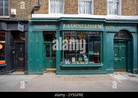 L. Cornelissen & Son Künstler Lieferanten in Great Russell Street Bloomsbury im Zentrum von London. Stockfoto