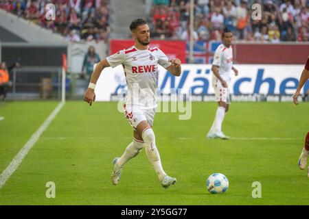 21.09.2024, Fußball: 2. Bundesliga, Saison 2024/2025, 06. Spieltag, Fortuna Düsseldorf vs. 1. FC Köln in der Merkur-Spiel Arena Rhein in Düsseldorf. Leart Pacarada (1. FC Köln, #17) im Sprint. Wichtiger Hinweis: Gemaess den Vorgaben der DFL Deutsche Fussball Liga bzw. Des DFB Deutscher Fussball-Bund ist es untersagt, in dem Stadion und/oder vom Spiel angefertigte Fotoaufnahmen in Form von Sequenzbildern und/oder videoaehnlichen Fotostrecken zu verwerten bzw. Verwerten zu lassen. Foto: Kirchner-Media/TH Stockfoto