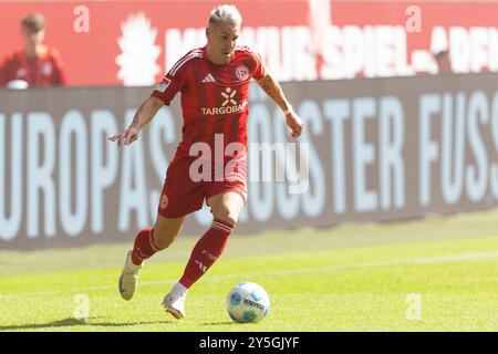 Düsseldorf, Deutschland. September 2024. Felix KLAUS (D, 11), am Ball, Einzelspiel; Fußball 2. Bundesliga-Saison 2024/2025, 6. Spieltag, 6. Spieltag, Fortuna Düsseldorf (D) - FC Köln (K) 2-2, Düsseldorf gegen Köln, F95 gegen KOE, am 21.09.2024, M erkur S pielarena Credit: dpa/Alamy Live News Stockfoto