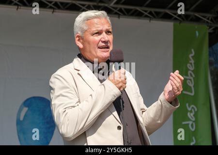 21.09.2024, Kšln, Deutzer Werft, Hubert HŸppe, CDU Bundestagsabgeordneter bei der Kundgebung g zum Marsch des Lebens. Der Bundesverband Lebensrecht ri Stockfoto