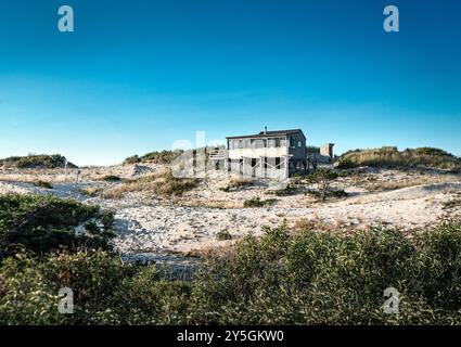 Eine von 18 Dünenhütten im Abschnitt Provincelands der Cape Cod National Seashore. Die Hütten sind Eigentum und werden von der National Pa betrieben Stockfoto