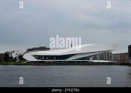 Amsterdam, Niederlande. August 2024. Das Eye Movie Museum am IJ in Amsterdam. Hochwertige Fotos Stockfoto