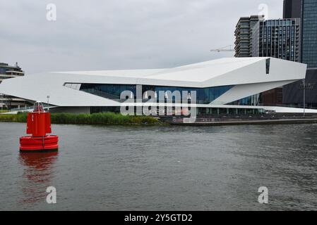 Amsterdam, Niederlande. August 2024. Das Eye Movie Museum am IJ in Amsterdam. Hochwertige Fotos Stockfoto