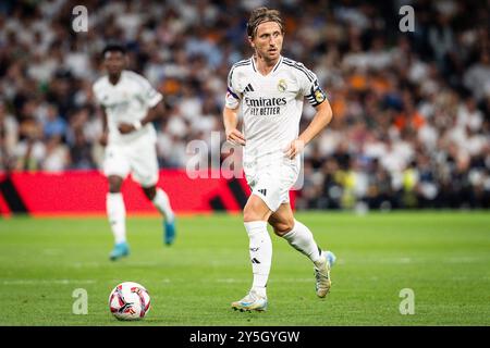 Madrid, Frankreich, Spanien. September 2024. Luka MODRIC von Real Madrid während des LaLiga-Spiels zwischen Real Madrid CF und RCD Espanyol de Barcelona im Santiago Bernabeu Stadion am 21. September 2024 in Madrid. (Kreditbild: © Matthieu Mirville/ZUMA Press Wire) NUR REDAKTIONELLE VERWENDUNG! Nicht für kommerzielle ZWECKE! Stockfoto