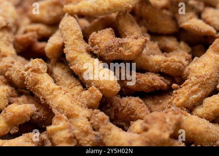 Chicken Fingers – Nahaufnahme eines leckeren Snacks für unterwegs Stockfoto