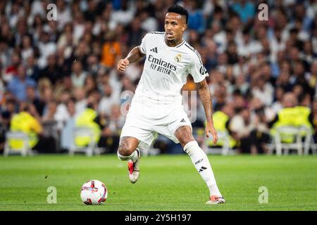 Madrid, Frankreich, Spanien. September 2024. Eder MILITAO von Real Madrid während des LaLiga-Spiels zwischen Real Madrid CF und RCD Espanyol de Barcelona im Santiago Bernabeu Stadion am 21. September 2024 in Madrid. (Kreditbild: © Matthieu Mirville/ZUMA Press Wire) NUR REDAKTIONELLE VERWENDUNG! Nicht für kommerzielle ZWECKE! Stockfoto