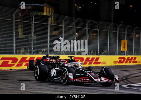 Singapur, Singapur. September 2024. Kevin Magnussen (DEN) Haas VF-24. Formel-1-Weltmeisterschaft, Rd 18, Grand Prix von Singapur, Sonntag, 22. September 2024. Marina Bay Street Circuit, Singapur. Quelle: James Moy/Alamy Live News Stockfoto