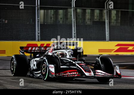 Singapur, Singapur. September 2024. Kevin Magnussen (DEN) Haas VF-24. Formel-1-Weltmeisterschaft, Rd 18, Grand Prix von Singapur, Sonntag, 22. September 2024. Marina Bay Street Circuit, Singapur. Quelle: James Moy/Alamy Live News Stockfoto