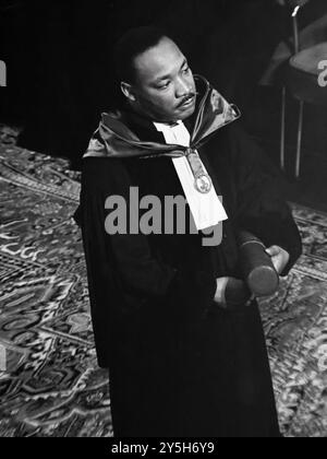 Martin Luther King erhält die Ehrendoktorwürde der Vrije Universiteit Amsterdam. Concertgebouw Amsterdam, 20. Oktober 1965 Stockfoto