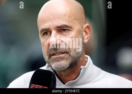 SITTARD, NIEDERLANDE - 22. SEPTEMBER: Peter Bosz Trainer des PSV vor dem niederländischen Eredivisie-Spiel zwischen Fortuna Sittard und PSV Eindhoven im Fortuna Sittard Stadion am 22. September 2024 in Sittard, Niederlande. (Foto von Orange Pictures/Orange Pictures) Credit: Orange Pics BV/Alamy Live News Stockfoto