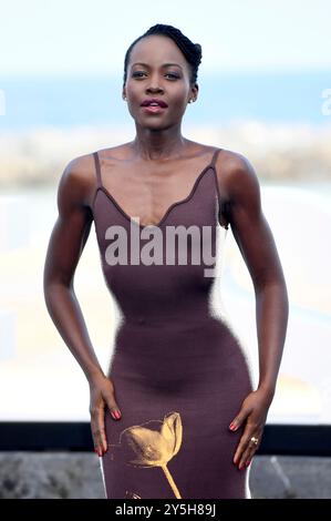 Lupita Nyong'o beim Photocall zum Animationsfilm 'The Wild Robot / der Wilde Roboter' auf dem 72. Internationales Filmfestival San Sebastian / Festival Internacional de Cine de San Sebastián auf der Kursaal Terasse. San Sebastian, 22.09.2024 Stockfoto