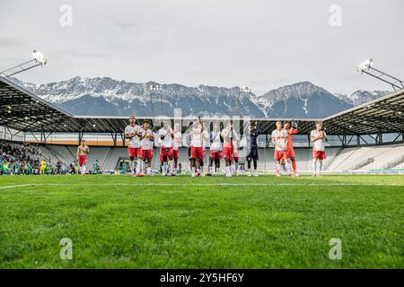 ABD0081 20240922 - INNSBRUCK - ÖSTERREICH: Die Mannschaft vom FC Red Bull Salzburg am Sonntag, 22. September 2024, während der Admiral Bundesliga-Begegnung, Grunddurchgang, 7. September. Spieltag, zwischen WSG Swarovski Tirol und Red Bull Salzburg in Innsbruck. - FOTO: APA/EXPA/STEFAN ADELSBERGER - 20240922 PD7069 Stockfoto