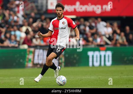 ROTTERDAM, NIEDERLANDE - 22. SEPTEMBER: Facundo Gonzalez aus Feyenoord spielt mit dem Ball während des niederländischen Eredivisie-Spiels zwischen Feyenoord und NAC Breda im Stadion Feijenoord am 22. September 2024 in Rotterdam. (Foto: Hans van der Valk/Orange Pictures) Stockfoto