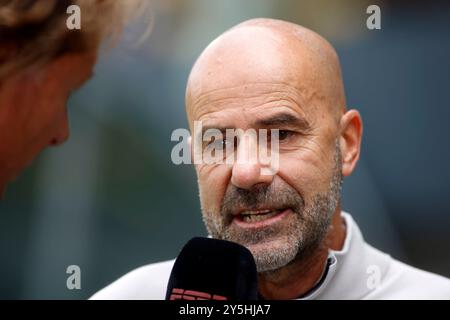 SITTARD, NIEDERLANDE - 22. SEPTEMBER: Peter Bosz Cheftrainer des PSV vor dem niederländischen Eredivisie-Spiel zwischen Fortuna Sittard und PSV Eindhoven im Fortuna Sittard Stadion am 22. September ,2024 in Sittard, Niederlande. (Foto von Orange Pictures/Orange Pictures) Stockfoto