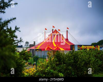 ZIRKUS FANTASIA ZIRKUS GROSSES TOP ZELT Stockfoto