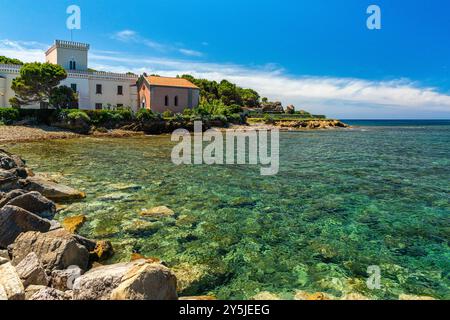 Wunderschöne mediterrane Landschaft in Punta Licosa, in der Nähe von Castellabate in der Region Cilento. Provinz Salerno, Kampanien, Italien. Stockfoto