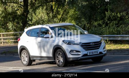 Milton Keynes, Großbritannien - 16. September 2024: 2018 WEISSES HYUNDAI TUCSON AUTO Stockfoto