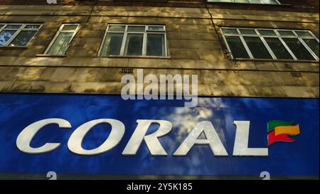 Korallenbuchmacher in der Euston Road/Warren Street, London Stockfoto